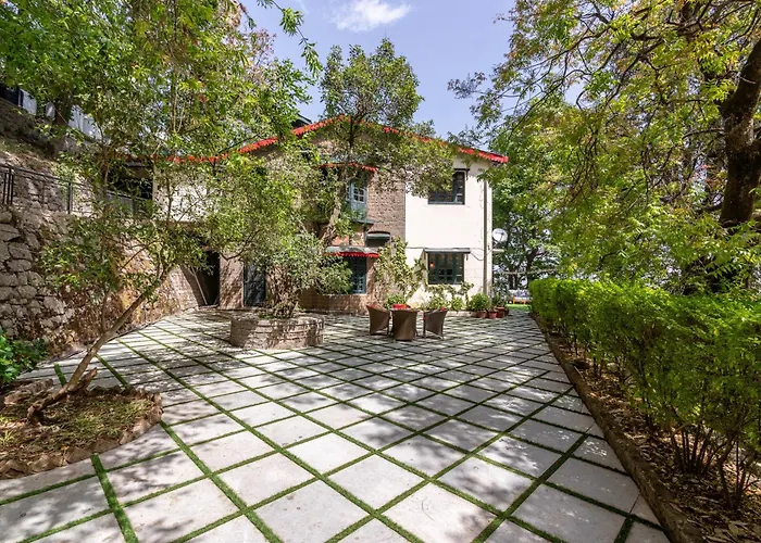 Saffronstays Kashi Villa Kasauli